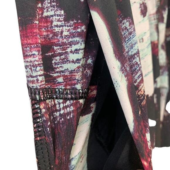 Lululemon Tranquil Crop Kara Blossom Multi / Black SZ 4 - Picture 5 of 9